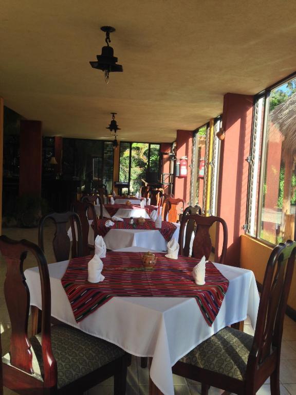 Hotel Posada De Don Rodrigo Panajachel Buitenkant foto