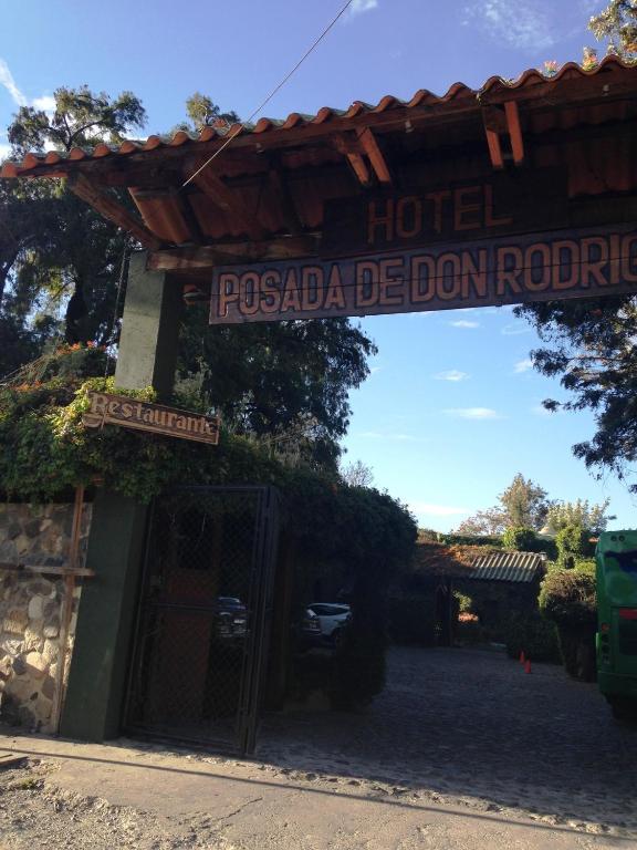 Hotel Posada De Don Rodrigo Panajachel Buitenkant foto