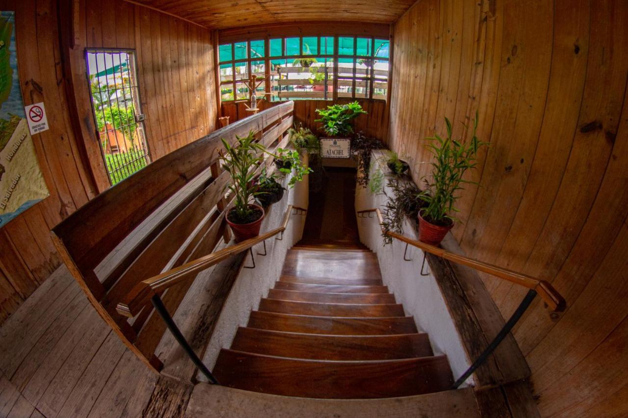 Hotel Posada De Don Rodrigo Panajachel Buitenkant foto