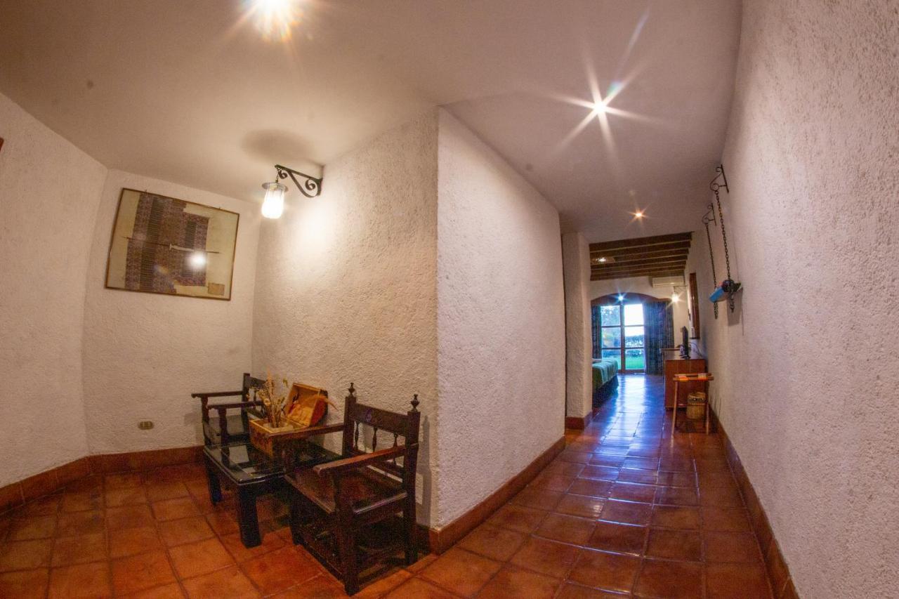 Hotel Posada De Don Rodrigo Panajachel Buitenkant foto